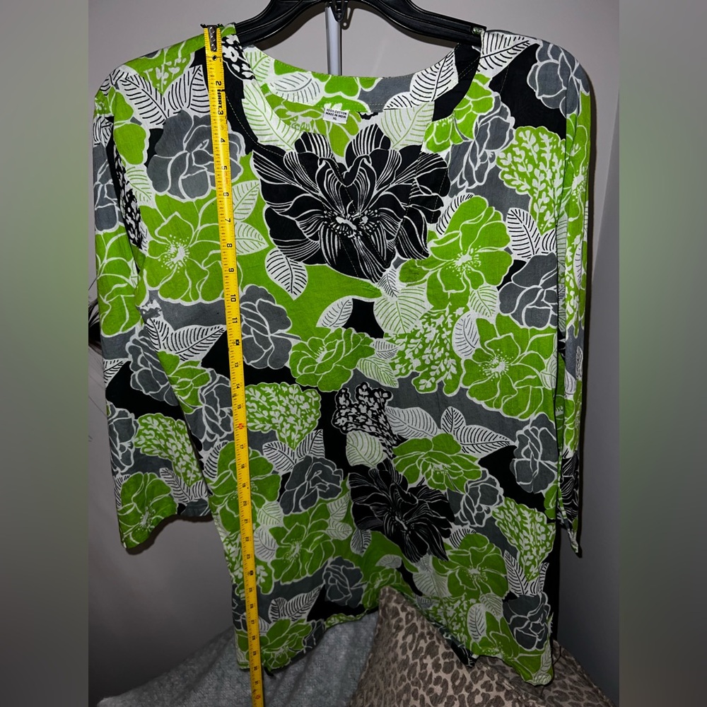 Tropical Tunic green white and black print with side vents